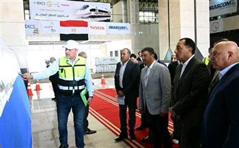   مدبولي يتفقد مشروع القطار الكهربائي السريع السخنة العلمين مطروح