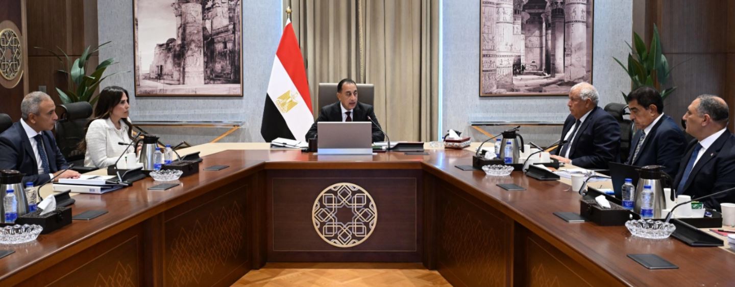 رئيس الوزراء يتابع جهود تنمية وتطوير الساحل الشمالي الغربي