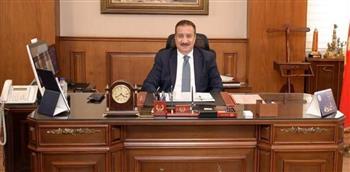 محافظ بورسعيد يوقف منشأتين غذائيتين لمخالفات السلامة