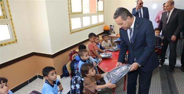 بالصور.. المنوفية توزع شنطًا وأدوات مدرسية على الطلاب بالتعاون مع جهاز مستقبل مصر