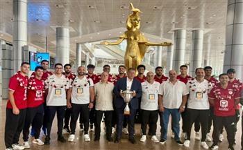 رئيس اتحاد اليد يستقبل بعثة منتخب الشباب أبطال أفريقيا بالورود