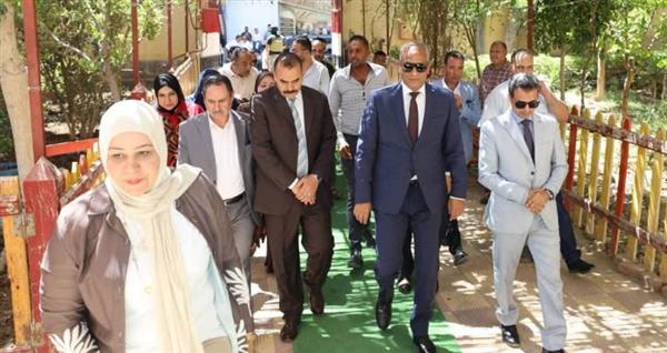 محافظ كفرالشيخ يشدد على انتظام الدراسة وسلامة الطلاب