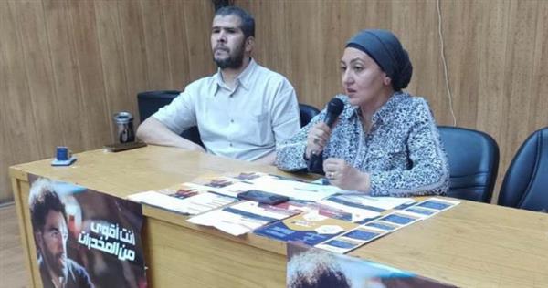 صالون الثقافة الجماهيرية بروض الفرج يناقش مخاطر الإدمان وسبل الوقاية والعلاج