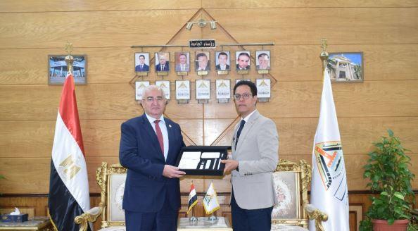 رئيس جامعة بنها يستقبل سفير أذربيجان بالقاهرة لبحث سبل التعاون