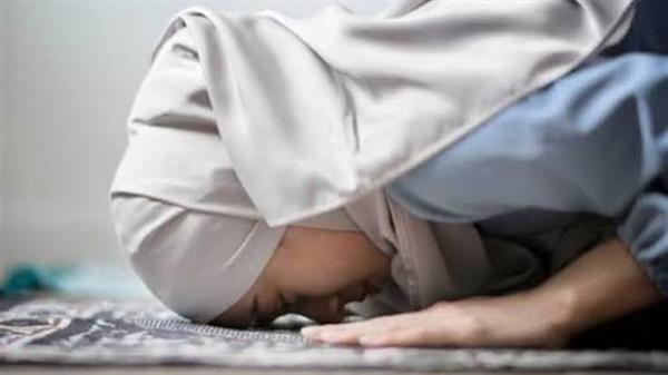 ما حكم سجود التلاوة والشكر للحائض..؟ دار الإفتاء توضح