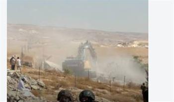 جرافات الاحتلال تنفذ عمليات هدم طالت مساكن وبيوت الفلسطينيين في منطقة حمصة