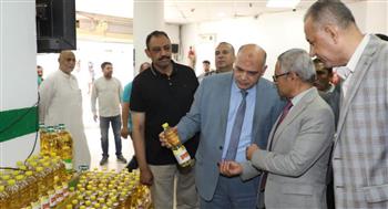  محافظ بني سويف يراجع أسعار السلع بالمجمعات