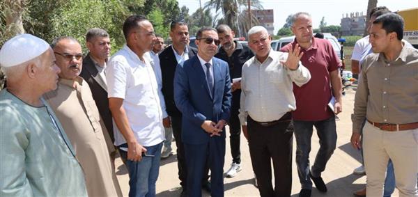 محافظ المنوفية يتفقد مشروعات الطرق في الشهداء