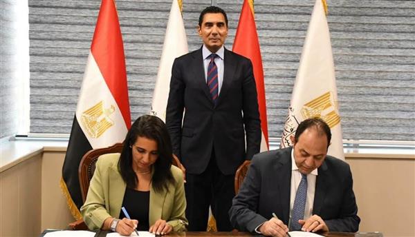 وزير الشباب والرياضة يوقع بروتوكولًا لدعم الصحة النفسية