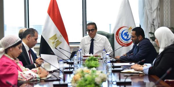 وزير الصحة يبحث التعاون مع رئيس الجمعية العالمية لجراحات الجلوكوما