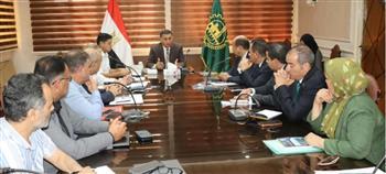محافظ القليوبية يناقش مع نواب القناطر وقليوب مقترح تطوير ميدان الحادثة