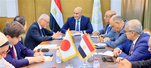 وزير التعليم يبحث مع السفير الياباني تعزيز التعاون وتطوير المدارس المصرية اليابانية