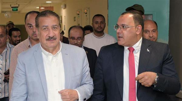 محافظ بورسعيد يتفقد مستشفى السلام ويوجه برعاية مريض وتوفير حياة كريمة له