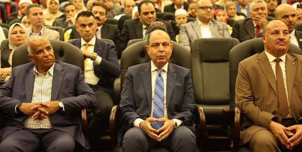 محافظ المنيا يكرم 50 من المتميزين بالتعليم وحفظة القرآن الكريم في «حماة الإبداع»