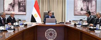   رئيس الوزراء يتابع جهود توفير السلع وضبط حركة الأسواق والأسعار