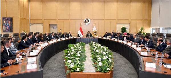 وزارة الصناعة تستضيف مائدة مستديرة لمصنعي الأسمنت لوضع خارطة طريق للقطاع
