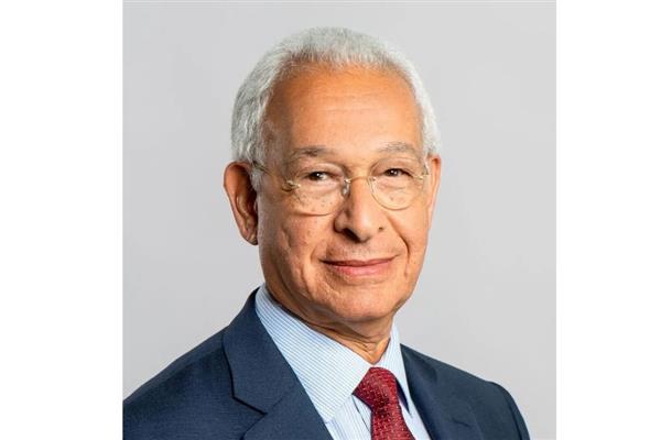 الجامعة المصرية اليابانية تهنئ هاني هلال بمنحه وسام الاستحقاق الوطني الفرنسي