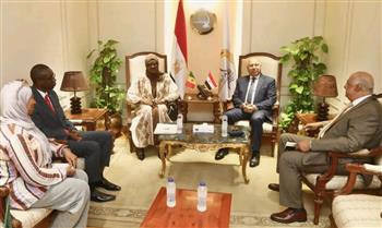   وزير النقل يبحث مع وزيرة الصيد السنغالية إطلاق خط بحري بين الإسكندرية وداكار