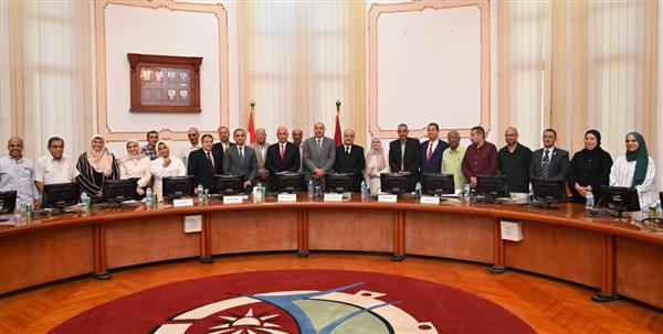 القائم بأعمال رئيس جامعة الفيوم يعقد لقاءً صحفياً في إطار الاستعداد للعام الجامعي الجديد