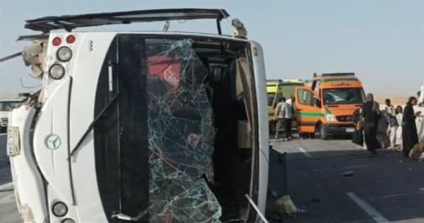 إصابة 17 طالبا في حادث انقلاب أتوبيس بالقاهرة الجديدة