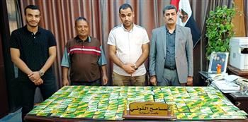   ضبط 300 بطاقة تموينية داخل أحد المخابز بسوهاج