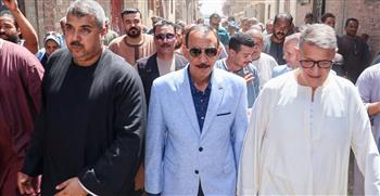   حريق الأبعدية.. محافظ سوهاج يوجه بإعادة تأهيل المنازل