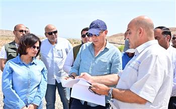   وزير الري يتفقد جاهزية منشآت الحماية من السيول بالبحر الأحمر