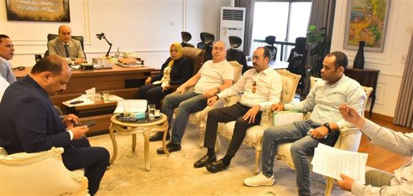 محافظ أسيوط يلتقي النواب لمناقشة الملفات الخدمية