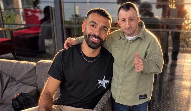 كوكسال بابا يلتقي محمد صلاح قبل قمة طرابزون سبور وجالاتا سراي