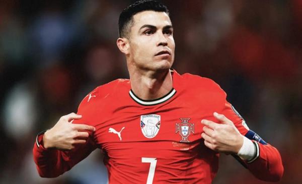 رغم تلميحات الاعتزال.. رونالدو على رأس قائمة البرتغال في دوري الأمم الأوروبية