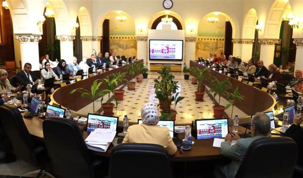 مجلس الدراسات العليا والبحوث بجامعة الإسكندرية يؤكد دعم الباحثين