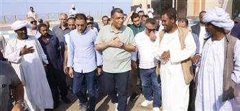   محافظ البحر الأحمر يستعرض تطوير محطة تحلية حلايب