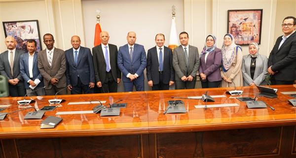وزير العمل يشهد توقيع بروتوكول تعاون مع "صندوق الخدمات الاجتماعية والصحية والثقافية"