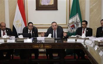 وزير التعليم العالي يتفقد جامعة القاهرة ويطمئن على انتظام الدراسة