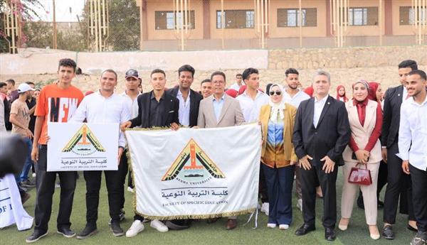 رئيس جامعة بنها يشهد بدء العام الدراسي الجديد