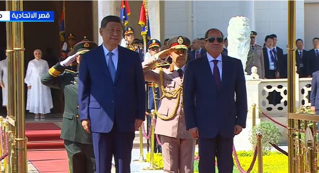 الرئيس السيسي والسيدة قرينته يستقبلان الرئيس الصيني وقرينته بقصر الاتحادية.. بث مباشر