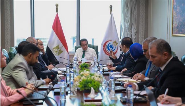 وزير الصحة يبحث مستجدات إنشاء مجمع للأجهزة التعويضية والأطراف الصناعية