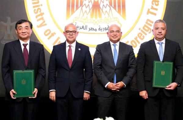 500 مليون دولار.. مصر والصين تبحثان إنشاء مجمع متكامل لصناعة الإطارات بالسخنة