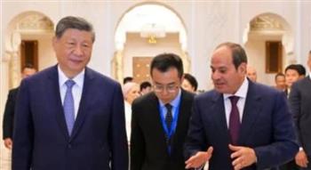   الرئيس السيسي وقرينته يصطحبان نظيره الصيني وقرينته في جولة بالمتحف المصري الكبير