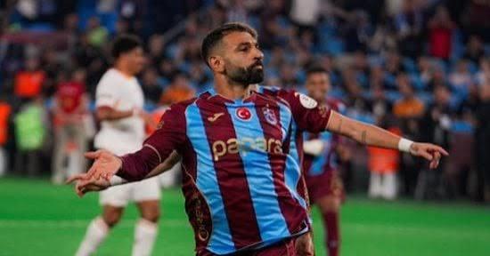 ربنا يديله الصحة.. أحمد موسى: محمد صلاح بدأ كتابة التاريخ في الدوري التركي