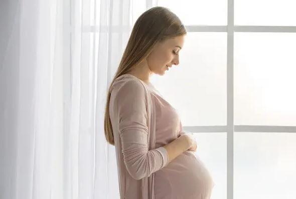 الصيام المتقطع والخصوبة.. هل يمكن أن يساعد في تحسين الهرمونات وفرص الحمل؟
