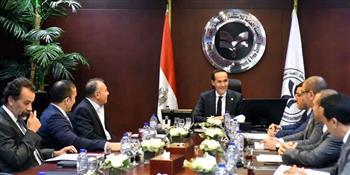 "محمد عوض" يترأس اجتماع مجلس إدارة المنطقة الاستثمارية "الأهلي للتنمية الصناعية" بأبو رواش