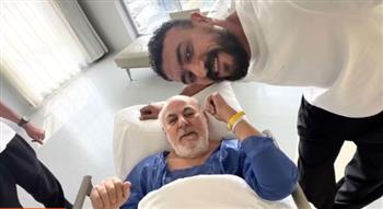   أحمد العوضي يطلب الدعاء لوالده بعد تعرضه لوعكة صحية