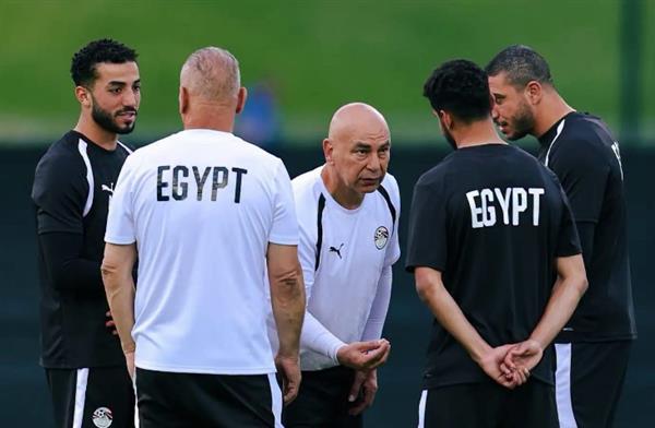 حسام حسن يترقب اكتمال صفوف الفراعنة بوصول المحترفين