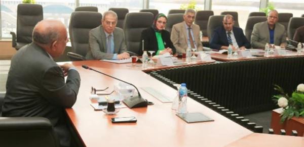 وزير الكهرباء يتابع استعدادات الشبكة لزيادة الأحمال والتوسع في الطاقة المتجددة