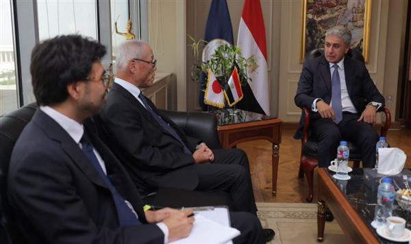 وزير السياحة يبحث مع السفير الياباني بالقاهرة تعزيز التعاون السياحي والأثري بين البلدين