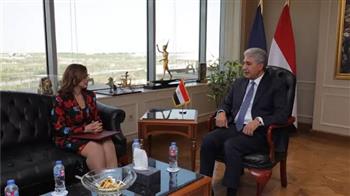 وزير السياحة والآثار يلتقي سفيرة مصر لدى سنغافورة قبيل سفرها لتولي مهام منصبها