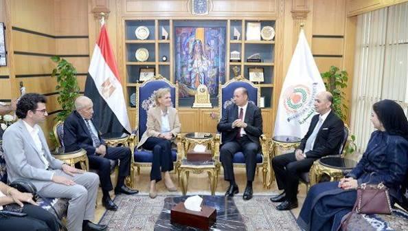 جامعة المنصورة تستقبل سفيرة الاتحاد الأوروبي لدى مصر لبحث فرص التمويل وتعزيز التعاون الأكاديمي
