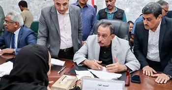   محافظ سوهاج يستمع لمطالب المواطنين ويبحث حل مشكلاتهم