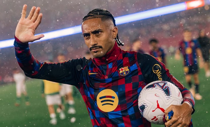 رافينيا يطارد رونالدو.. هدف واحد يفصل البرازيلي عن رقم تاريخي في الليجا